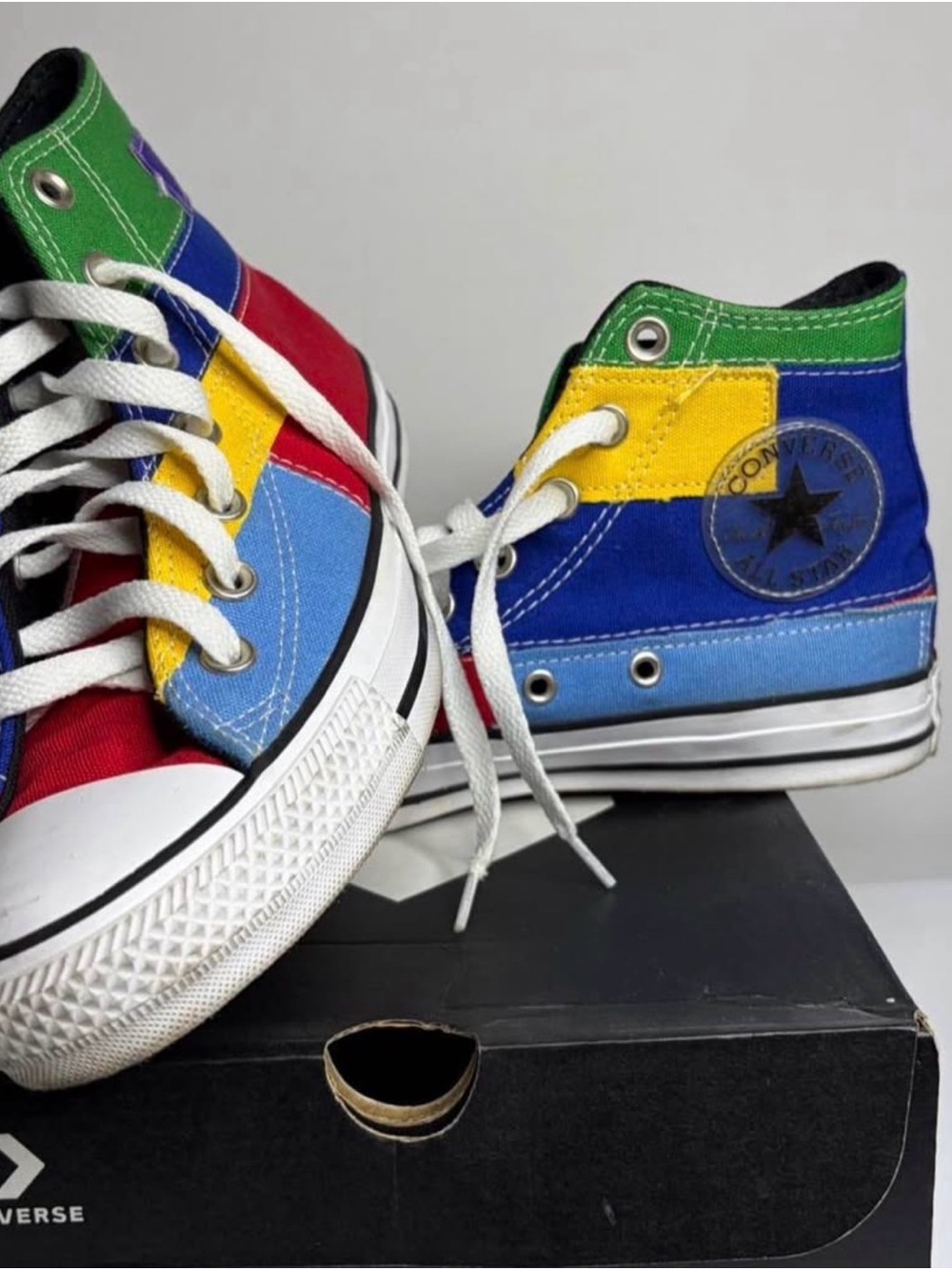 Converse Chuck Taylor All Star
Colorblock High Tops